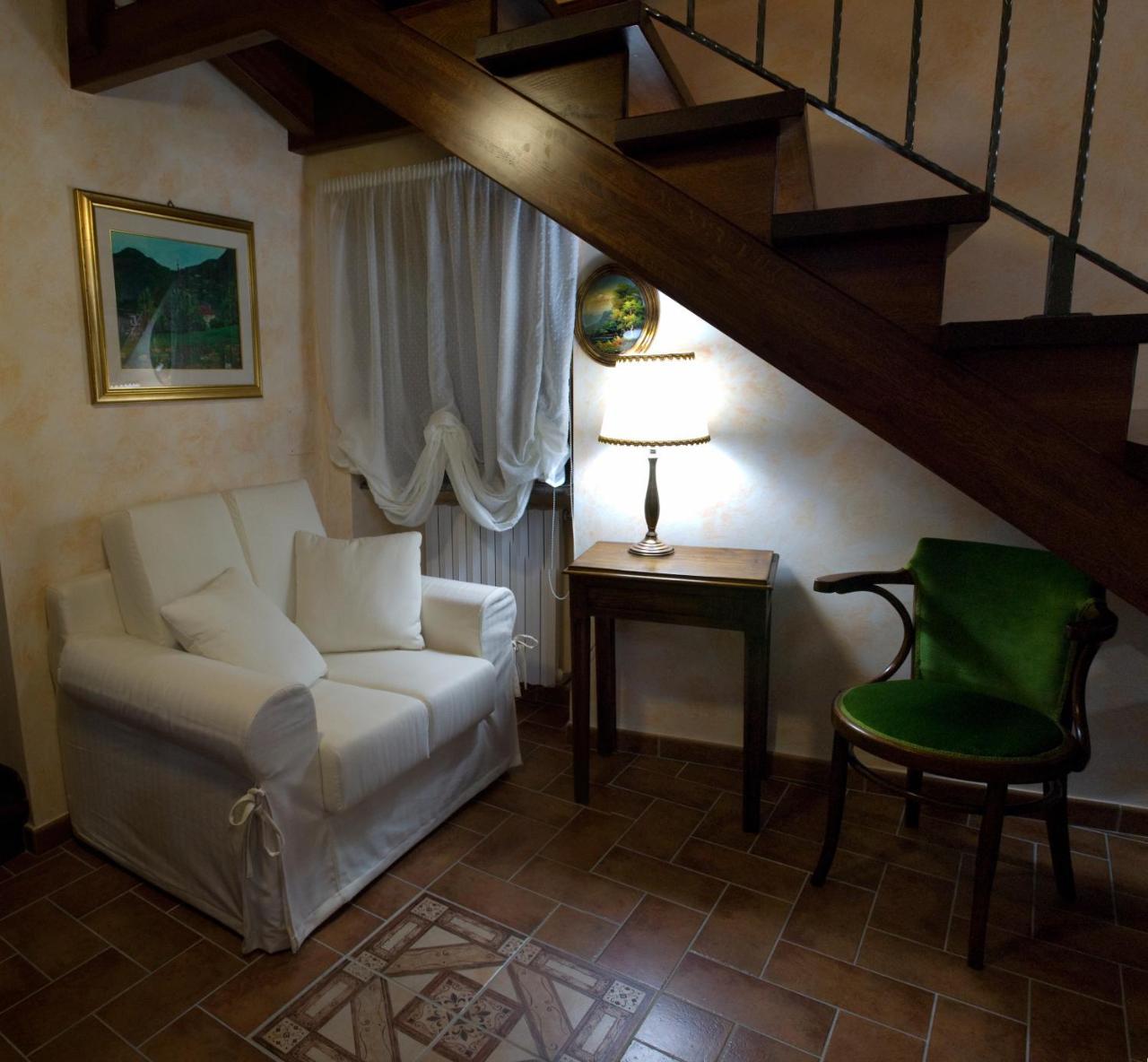 Bed and Breakfast L'Antico Ritrovo à Moliterno Extérieur photo